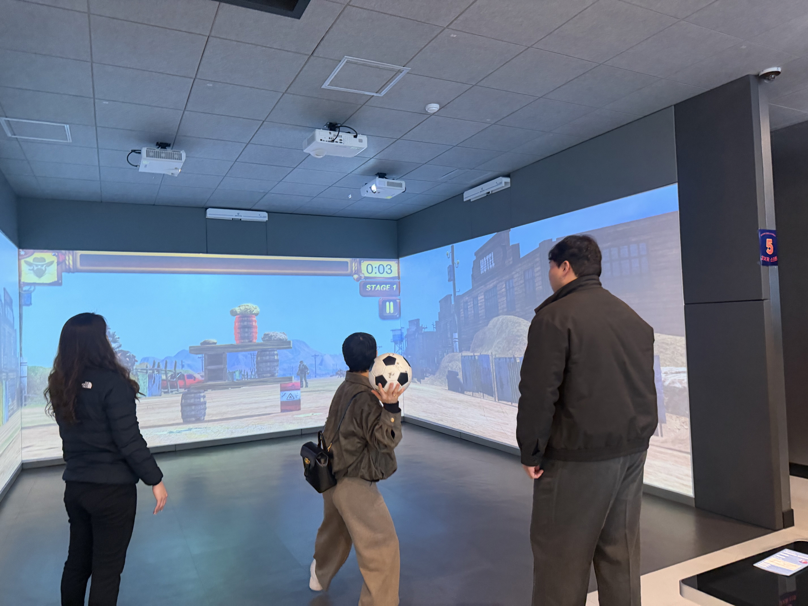 합덕청소년문화의집, 수다벅스4호점 조성을 위한  XR 스포츠 시설 벤치마킹 추진